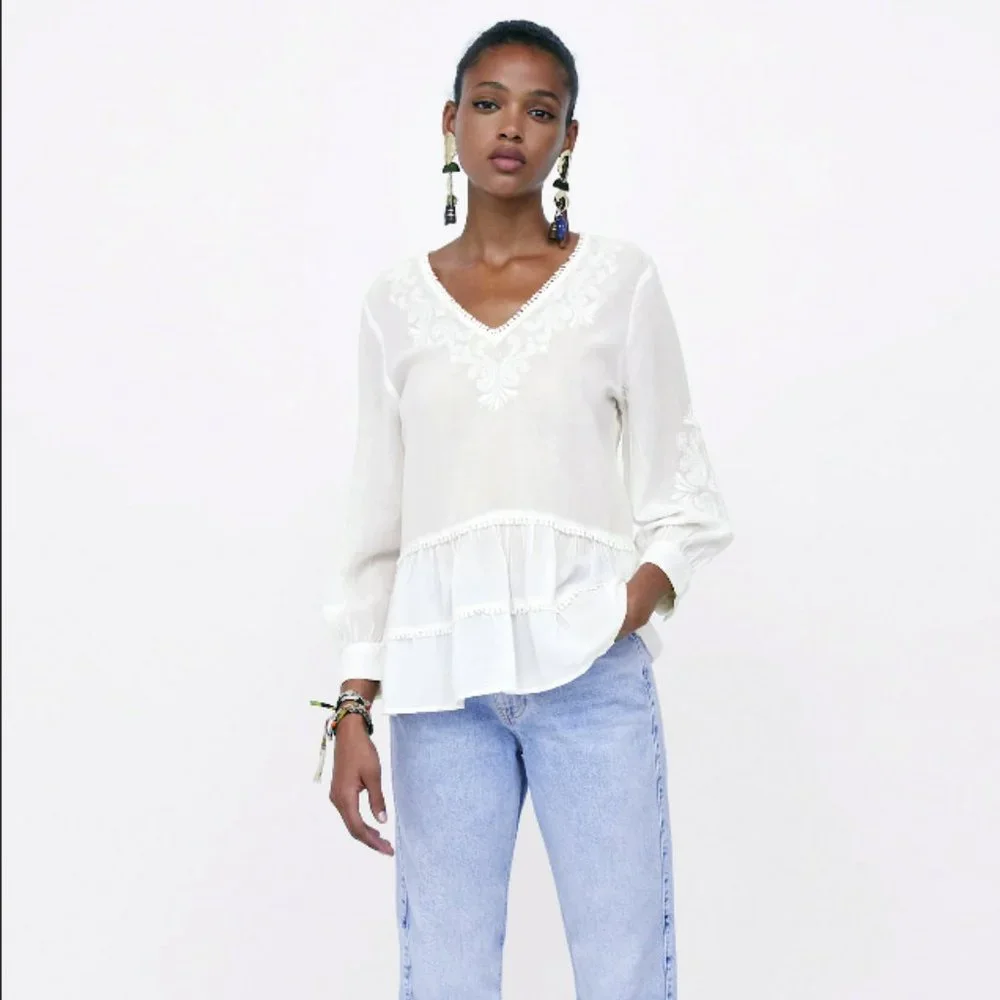 NWT Zara Size XS White Embroidered Blouse